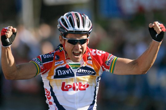 Robbie McEwen: “Nimeni nu poate să câștige toate trei Mari Tururi”. Fostul sprinter face analiza Turului Italiei la ciclism