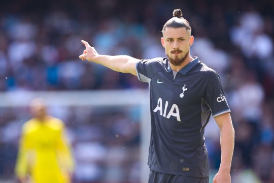 Tottenham nu renunță la Radu Drăgușin, însă are pe listă 2 fundași din Serie A! Buget de transferuri de 100.000.000 euro pentru londonezi