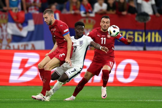 Statistică înfiorătoare pentru Serbia după ce Anglia a ”ascuns” mingea în prima repriză. Câte minute au trecut până la prima pasă reușită a sârbilor