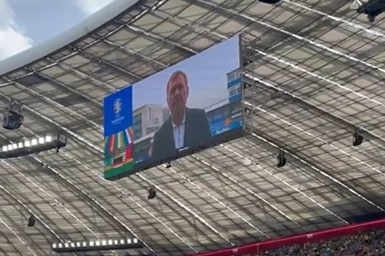 Gică Hagi, mesaj pe Allianz Arena, înainte de România - Ucraina. Toți fanii români au început să-i strige numele