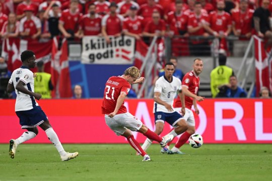 Danemarca - Anglia 1-1. Britanicii nu reușesc să câștige toate punctele, dar sunt cu un picior și trei sferturi în optimi