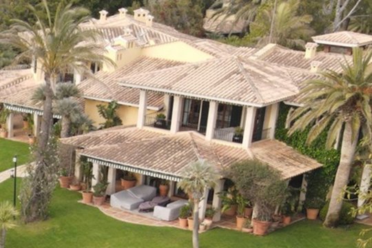 Imagini din aer cu vila în care locuiește Michael Schumacher. Proprietatea a costat 30.000.000 de euro și este în Mallorca