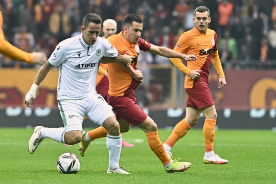 Cicâldău și Moruțan pleacă de la Galatasaray! Antrenorul a anunțat: ”E dificil să avem acești jucători în lot”