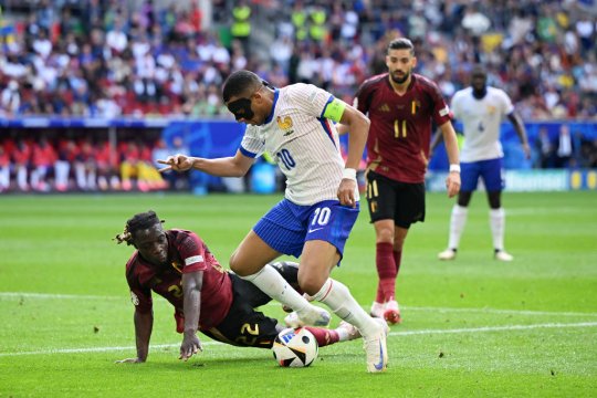 Franța - Belgia 1-0. Un autogol decide partida dominată de selecționata lui Deschamps