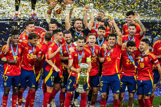 UEFA a anunțat cea mai bună echipă a Campionatului European! Un român a votat alături de nume precum Rafa Benitez sau Fabio Capello