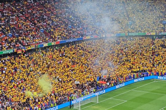 Jurnaliștii de la BBC, impresionați de suporterii României: ”Atmosferă fenomenală”