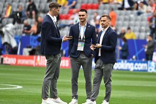 Darius Olaru și Adrian Șut au venit la Supercupa României! Cum au ajuns la stadion cei doi, după revenirea de la Euro 2024