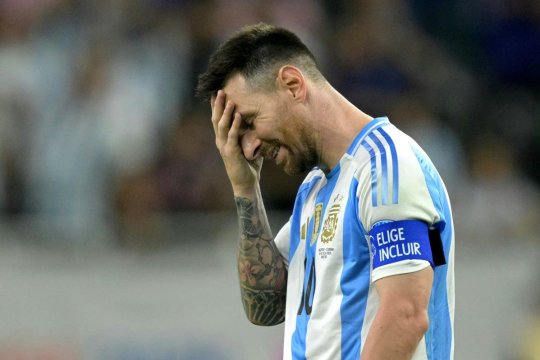 După Ronaldo, a pățit-o și Messi! Starul Argentinei a ratat un penalty, însă campioana mondială a obținut calificarea în semifinale