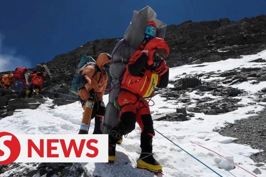 Șerpașul Gelje salvează o viață pe Everest, după șase ore de luptă cu muntele