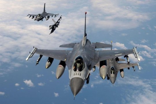 Ce recompensă uriașă oferă Putin pentru fiecare F-16 distrus. Rusia acuză că sunt ascunse în România
