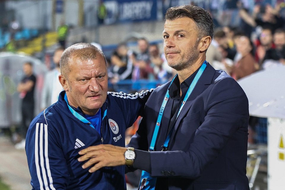 Dorinel Munteanu și Ovidiu Burcă, la meciul dintre Oțelul Galați și Dinamo București
