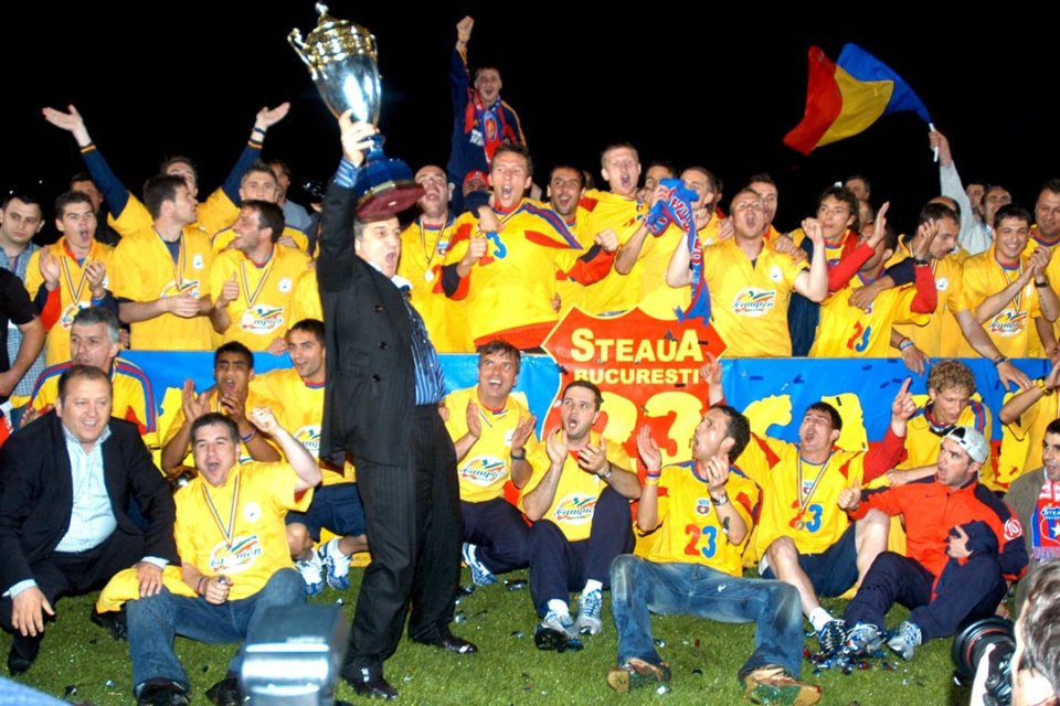 3 titluri (2001, 2005, 2006) și 2 Supercupe ale României (2001, 2006) a ridicat Sorin Paraschiv în Ghencea