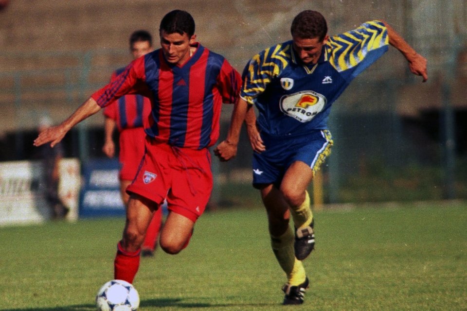 Un singur trofeu are Eugen Trică cu Steaua, Supercupa României, în 2001