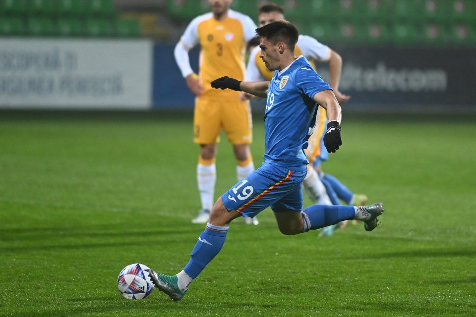 Daniel Paraschiv, fotbalistul celor de la Hermannstadt, în tricoul echipei naționale a României