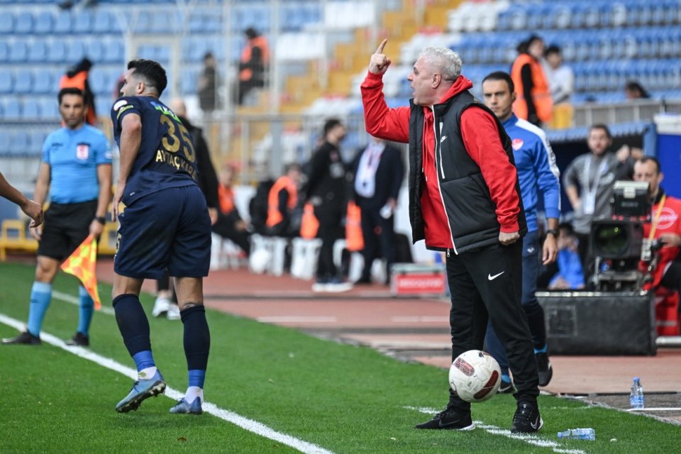 Marius Șumudică, Kasimpasa -Gaziantep 4-2, etapa a 14-a Super Liga Turciei, Stadionul ”Recep Tayyip Erdogan” din Istanbul, Turcia, 3 decembrie 2023
