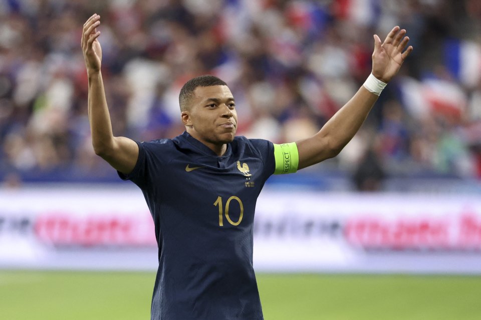 Kylian Mbappe celebrează golul marcat pentru Franța în meciul cu Grecia, scor 1-0, din preliminariile Euro 2024