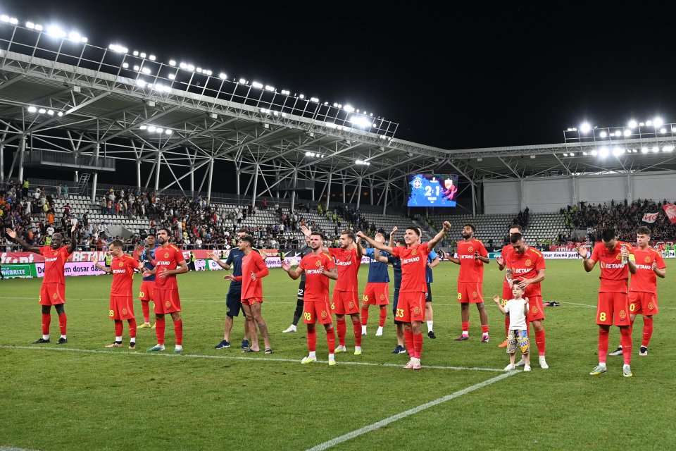 Jucătorii FCSB-ului la finalul partidei cu Dinamo