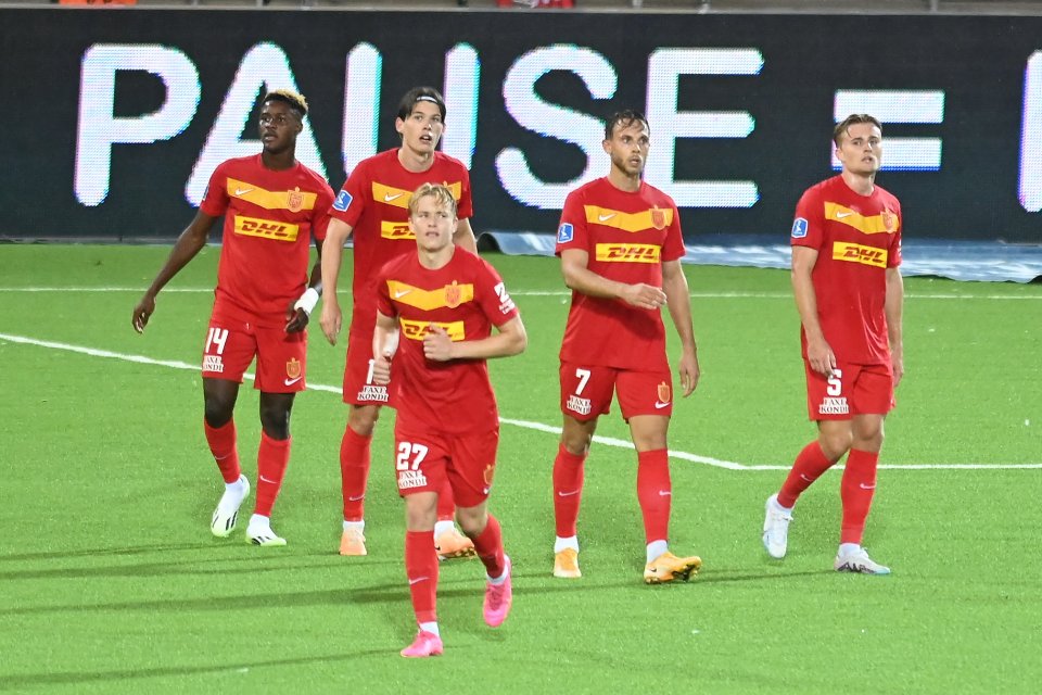 Jucătorii celor de la Nordsjaelland, după marcarea unui gol contra celor de la FCSB