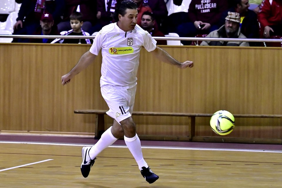 Fane Țîră a jucat zece meciuri pentru Rapid în Cupa UEFA