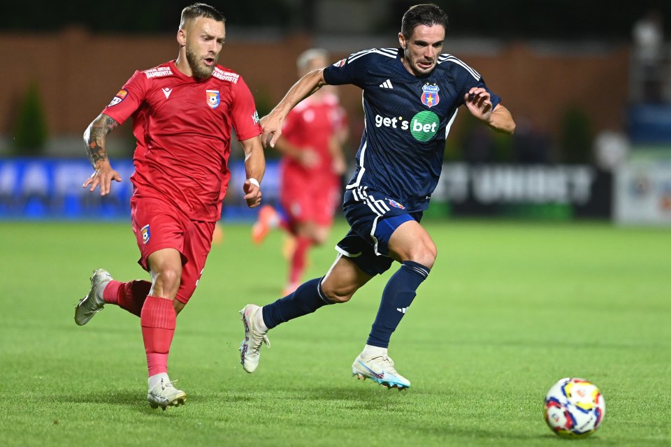 Fotbaliștii Chindiei și Stelei, în timpul meciului de pe stadionul ”Eugen Popescu”