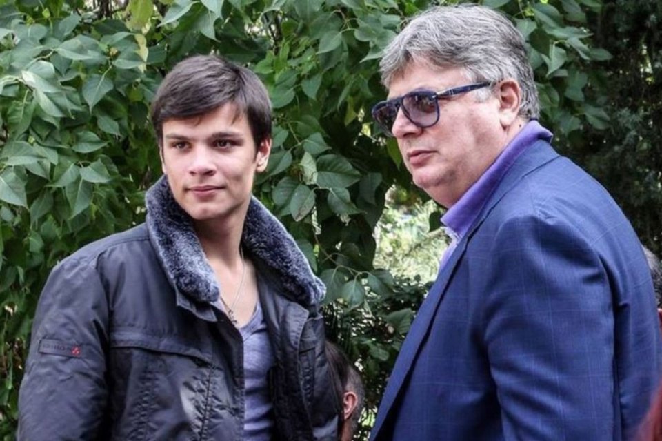 Gino Iorgulescu (dreapta), șeful LPF, alături de fiul său, Mario (stânga)