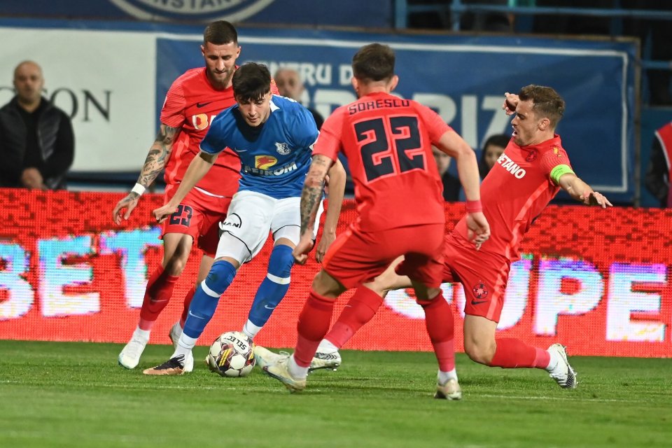 Adrian Mazilu, Deian Sorescu, Darius Olaru și Ovidiu Popescu, într-un duel din meciul Farul Constanța și FCSB, din Superligă