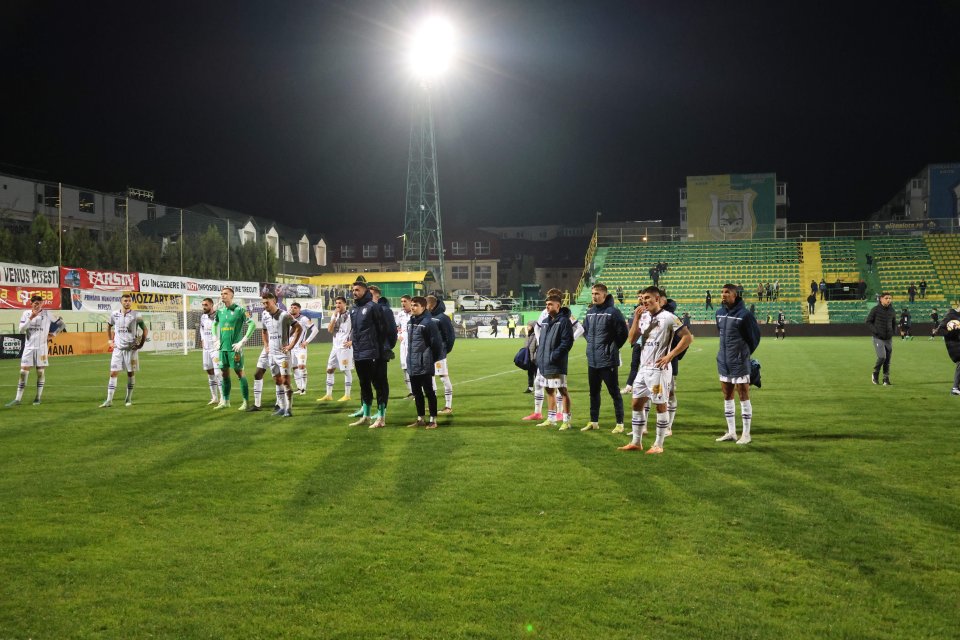 Jucătorii echipei de fotbal FC Argeș.