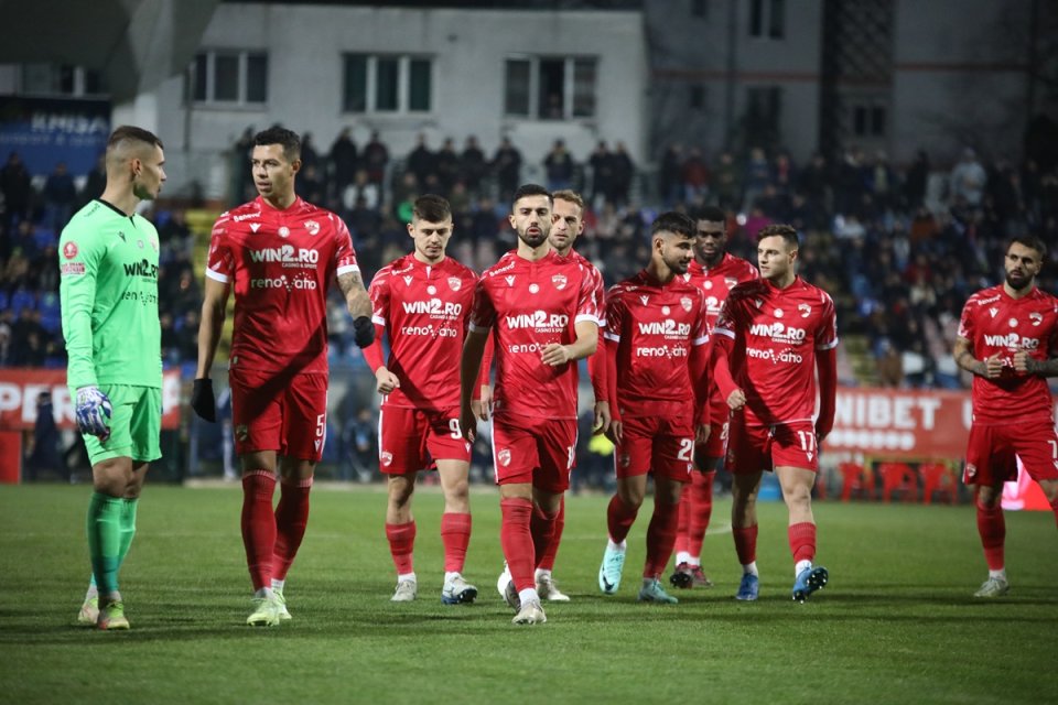 56 de meciuri (19 victorii, 15 remize și 22 de înfrângeri) a strâns Ovidiu Burcă pe banca tehnică a lui Dinamo