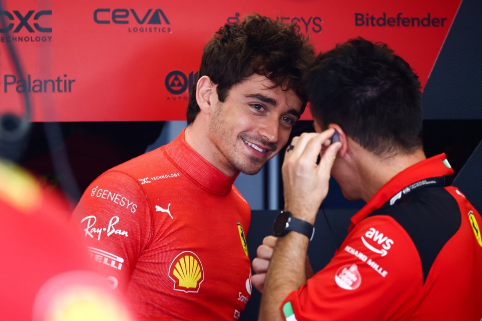 Charles Leclerc și Carlos Sainz sunt coechiperi la Ferrari