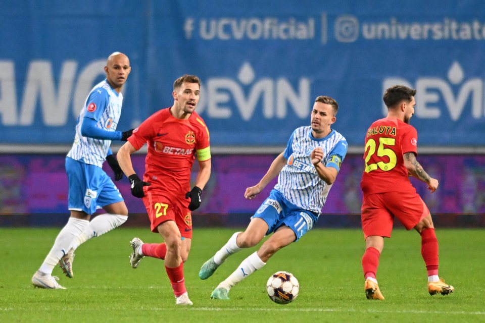 Meciul Universitatea Craiova - FCSB s-a încheiat cu scorul de 3-0 pentru vicecampioana României. FCSB rămâne în continuare pe prima poziție în clasament.