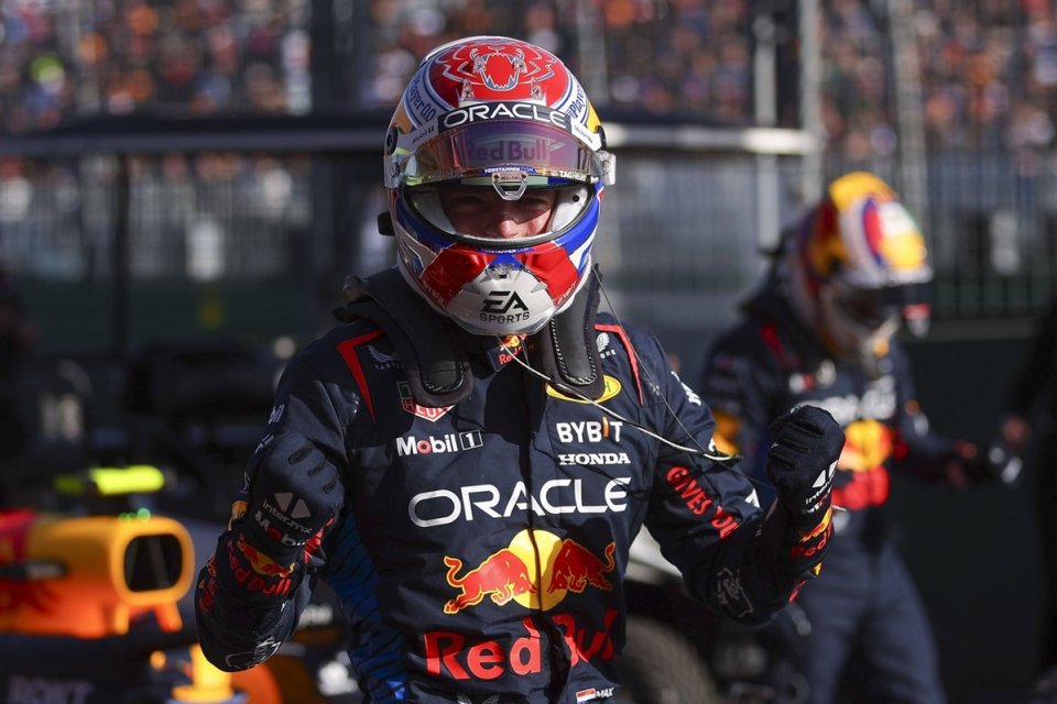 Max Verstappen a câștigat ultimul sezon din Formula 1 la pas
