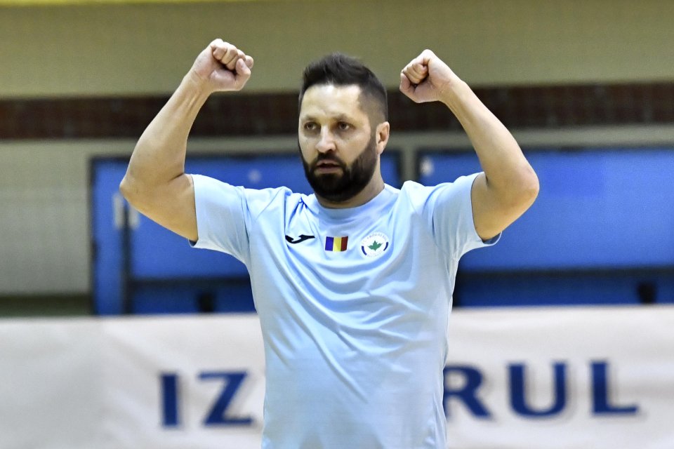 Marian Savu a jucat la Dinamo în perioada 1990-1995