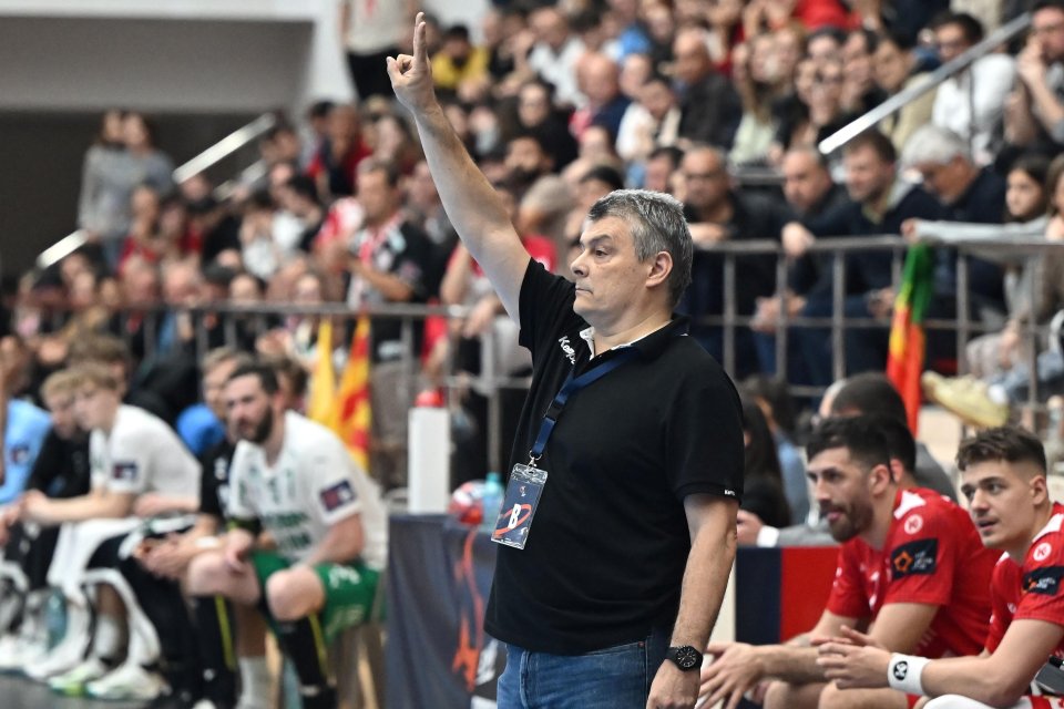Xavi Pascual în meciul de handbal masculin dintre Dinamo București și Skjern Handbold 28-27, din cadrul EHF European League, desfășurat în Sala Dinamo din București, 23 aprilie 2024