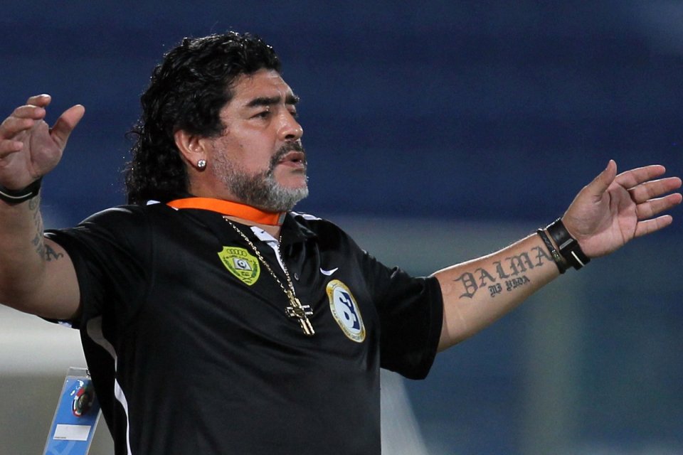 Diego Maradona, pe vremea când era antrenorul lui Al-Wasl și pierdea cu Ion Marin