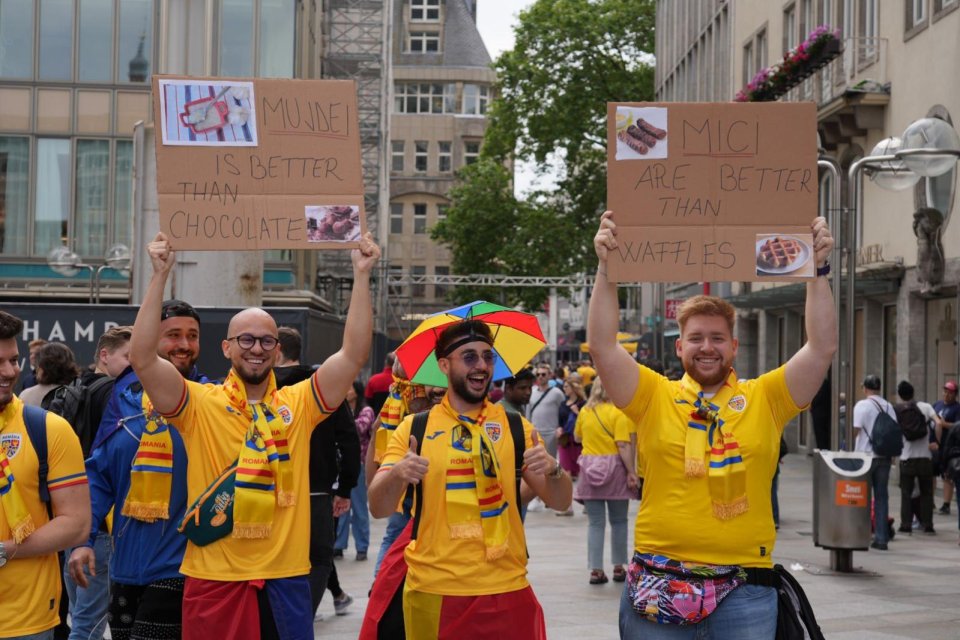 Mesajele afișate de suporterii români la Koln înainte de meciul cu Belgia