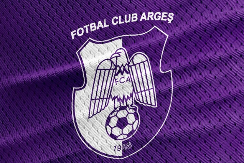 Stema celor de la FC Argeș