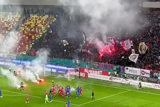 Dinamo și FCSB, la un pas de o bătaie generală. Scandalul, declanșat de Peluza Nord. Ce s-a întâmplat