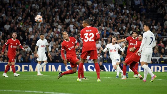 VAR-ul, încă odată inutil! Gravă eroare de arbitraj la Tottenham – Liverpool