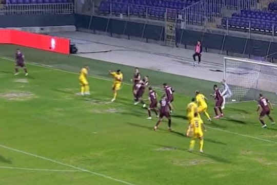 A fost sau nu a fost? Românii au cerut penalty cu Belarus, la o minge centrată de Nicolae Stanciu | FOTO