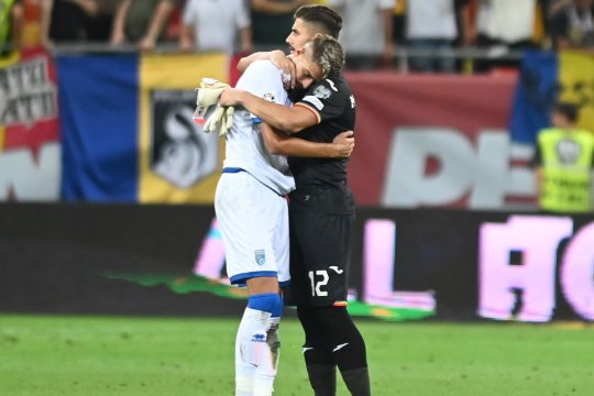 Victor Angelescu a anunțat cât ar urma să fie indisponibil Albion Rrahmani, după ce a fost scos cu targa din teren: ”Am vorbit cu doctorul”. Ce meciuri ar putea rata