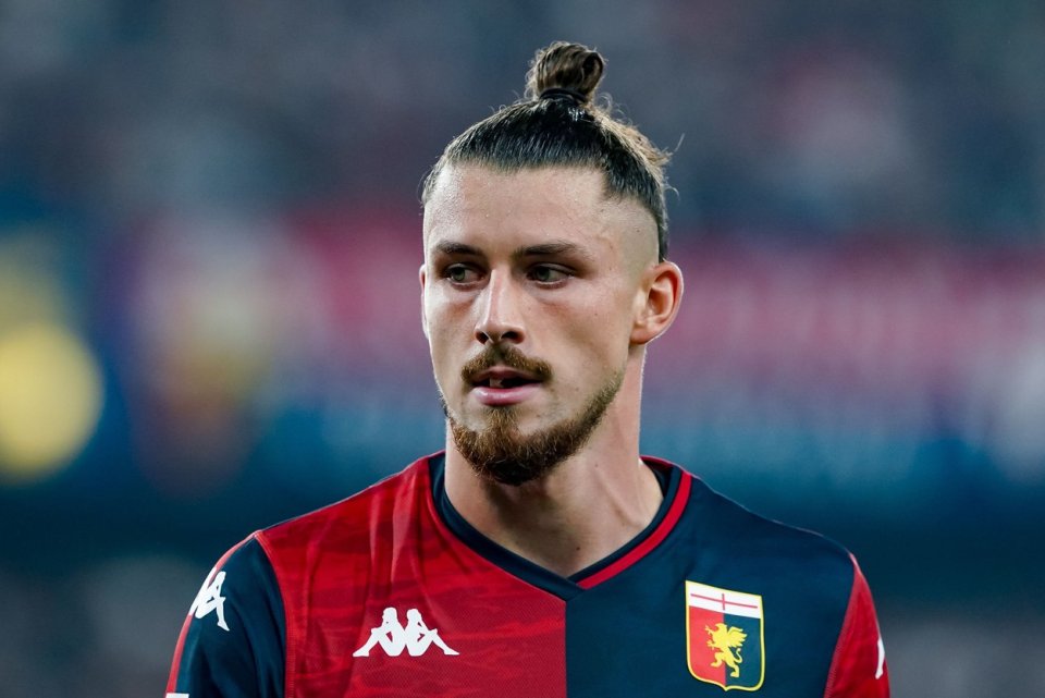 Radu Drăgușin a primit recent și banderola de căpitan al celor de la Genoa