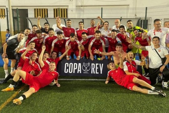 Deportivo crește în doi ani cât alții în zece. Este prima echipă din liga a 8-a spaniolă care se califică în fazele superioare ale Copa del Rey