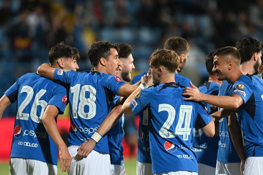 Farul – U Cluj 1-1. Eroarea uriașă a lui Aioani a îngropat speranțele de victorie ale ”Regelui”. Băluță i-a salvat pe campioni