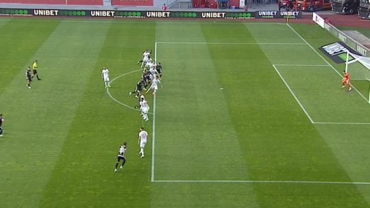 A fost offside? Dinamo a dat lovitura la Sibiu, dar „câinii” au trecut de la extaz la agonie în doar 3 minute | FOTO