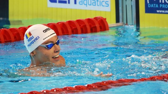 David Popovici surprinde din nou. Imagine incredibilă cu marele campion de înot