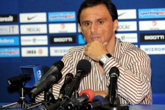 Basarab Panduru l-a luat la țintă pe jucătorul-vedetă al Universității Craiova: "Nici în 2026 nu știu dacă poate!"