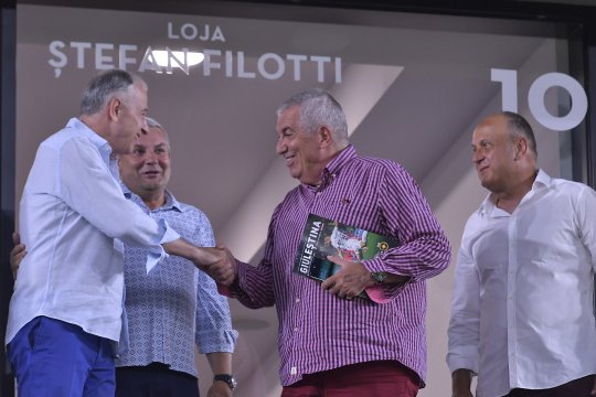 Rapid, noua favorită a puterii? ”I-am văzut pe băiatul lui Tăriceanu, pe nepotul lui Iliescu, toată politica e acolo. Pe vremea mea nu aveam nici jambiere”