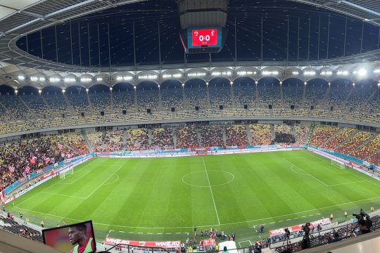 FOTO | Gest deosebit al celor de la Dinamo și Poli Iași înaintea duelului direct! Alături de cine au intrat jucătorii în teren