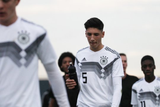 Rareș Canea, fotbalist de la Bayern Munchen, vine să joace pentru echipa națională a României