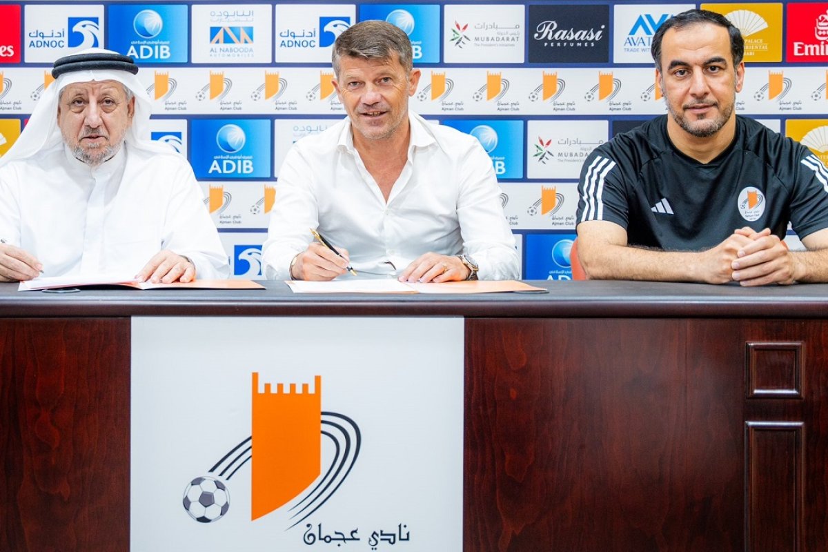 În țară, Daniel Isăilă le-a pregătit pe FC Săcele, FC Brașov, Sportul Studențesc, ASA Tg. Mureș, Astra Giurgiu și România U21